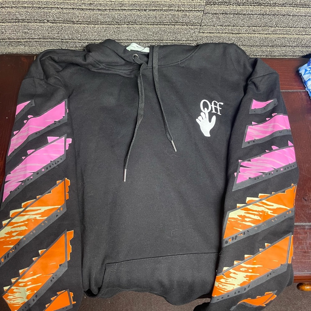 Off-White
logo-print drawstring hoodie